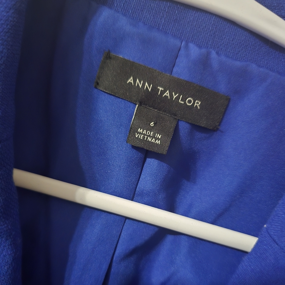 Cropped Boxy Blue Blazer by Ann Taylor, Relaxed Fit, Fully Lined, Size 6, EUC! - Picture 14 of 15